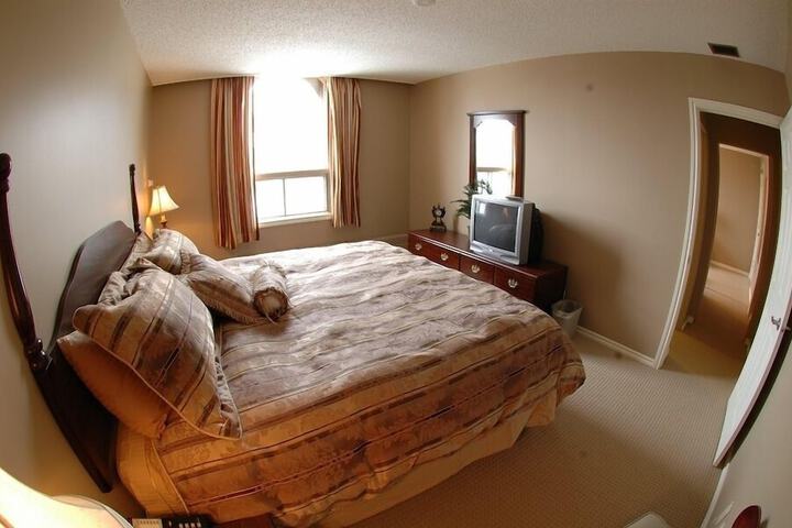 Room 25 of 49