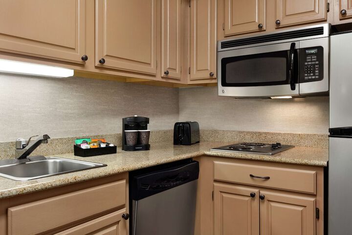 Homewood Suites by Hilton Syracuse / Liverpool