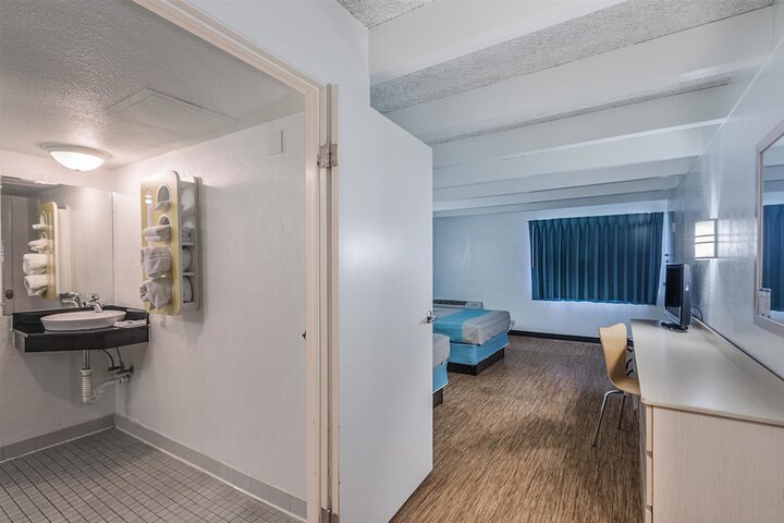 Room 40 of 45