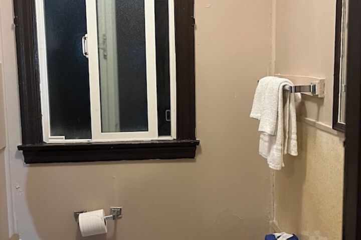 Room 82 of 119