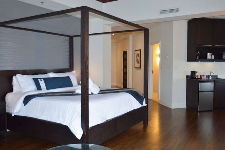 Room 26 of 65