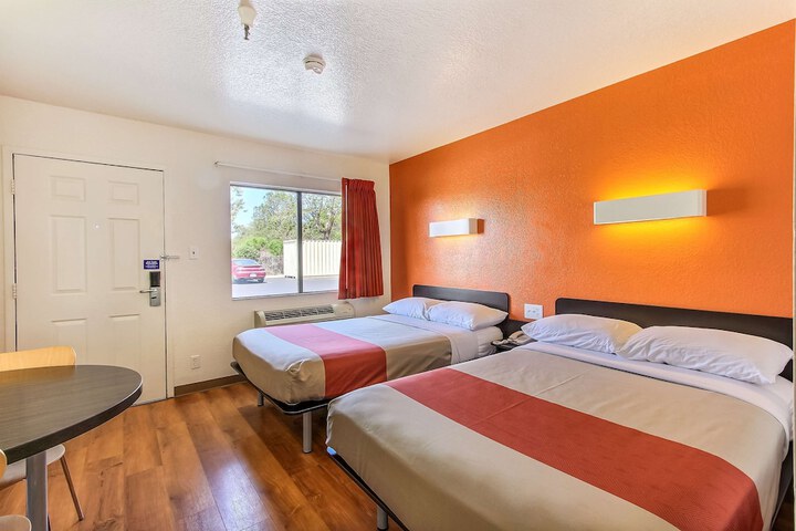 Room 25 of 26
