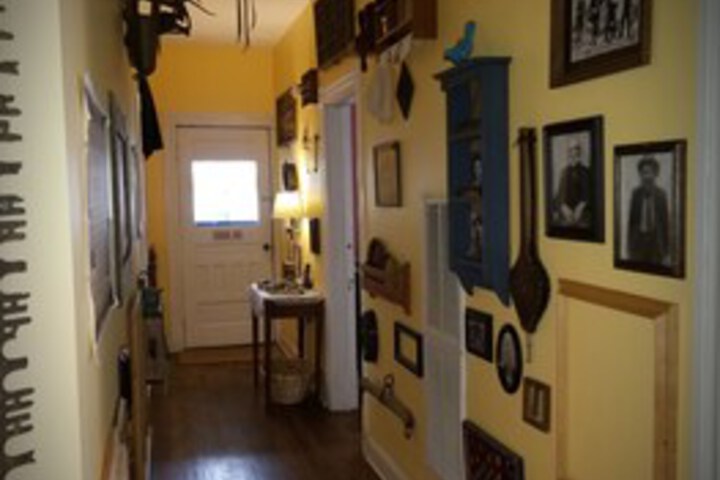 Hatfield McCoy House Inn