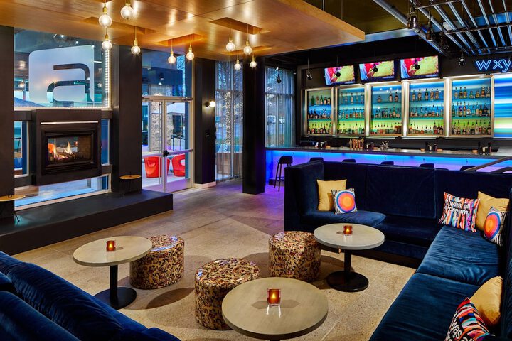 Lounge 55 of 63