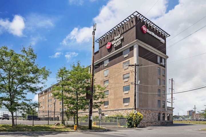 Hotel 2 of 49