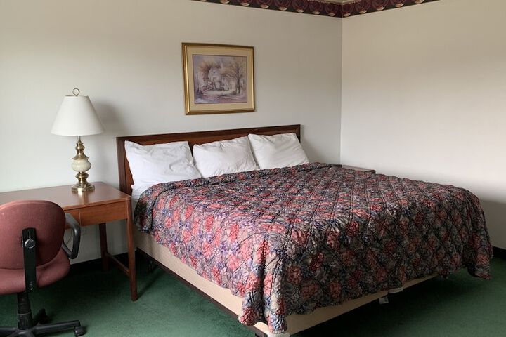 Room 28 of 61