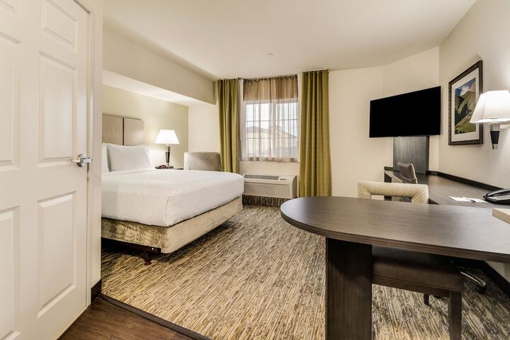 Room 52 of 65