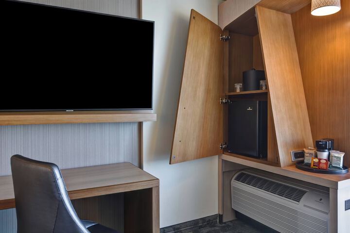 Room 13 of 44