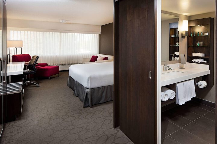Room 37 of 102