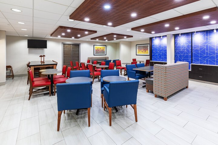 Holiday Inn Express & Suites Sulphur (Lake Charles) by IHG