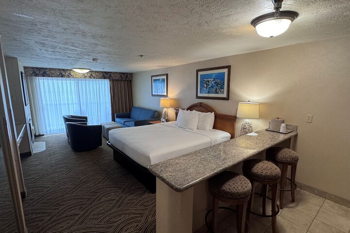 Promenade Inn & Suites Oceanfront