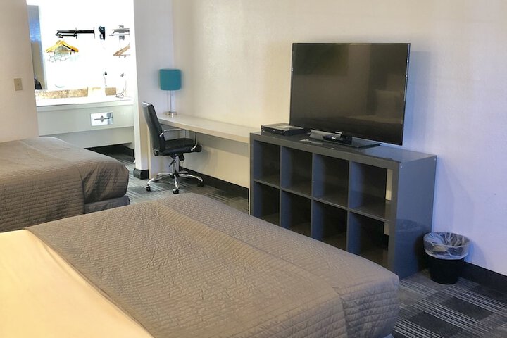 Room 4 of 23