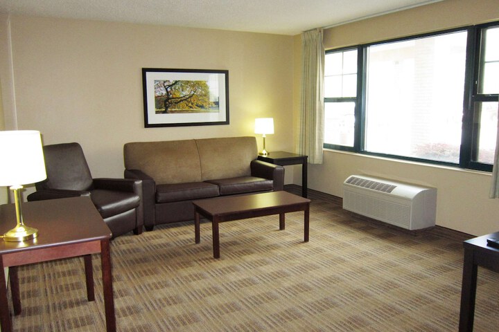 Room 18 of 28