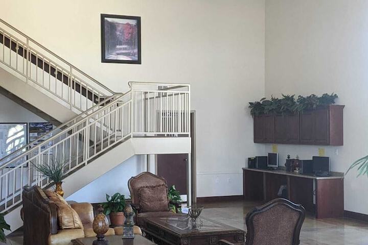 Heritage Inn & Suites
