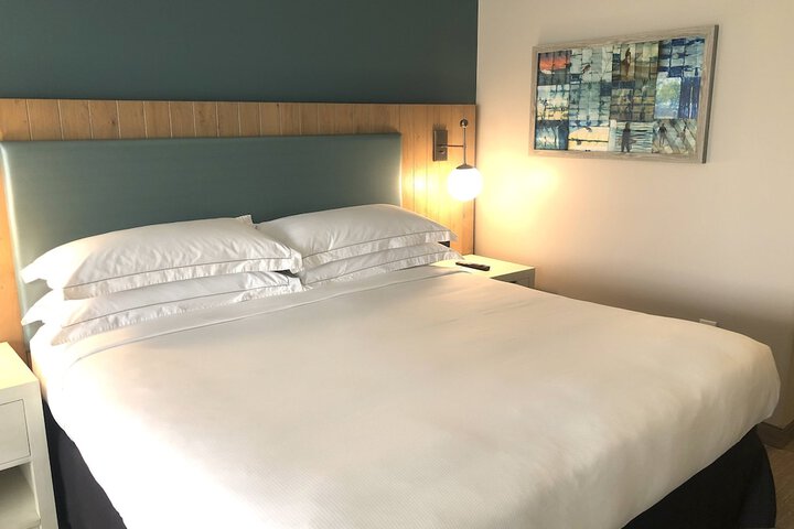 Room 27 of 71