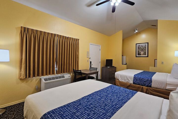 Room 28 of 40