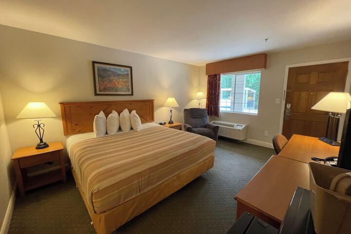 Room 32 of 48