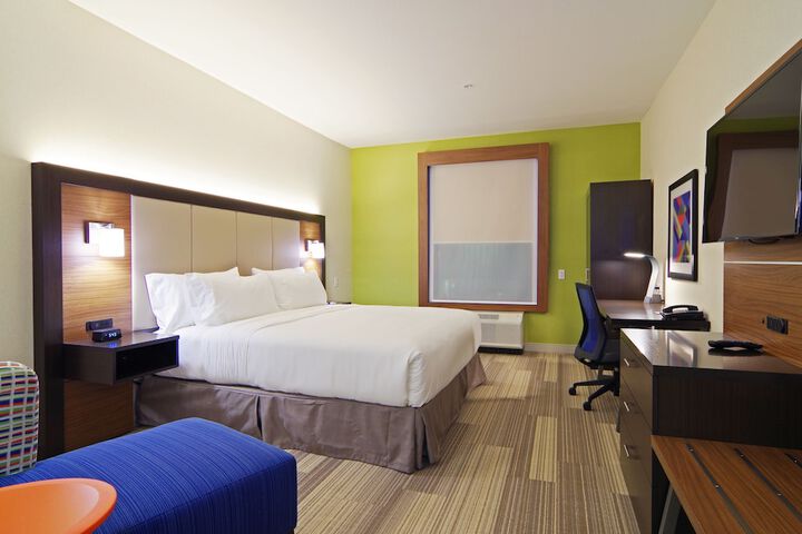 Room 33 of 52