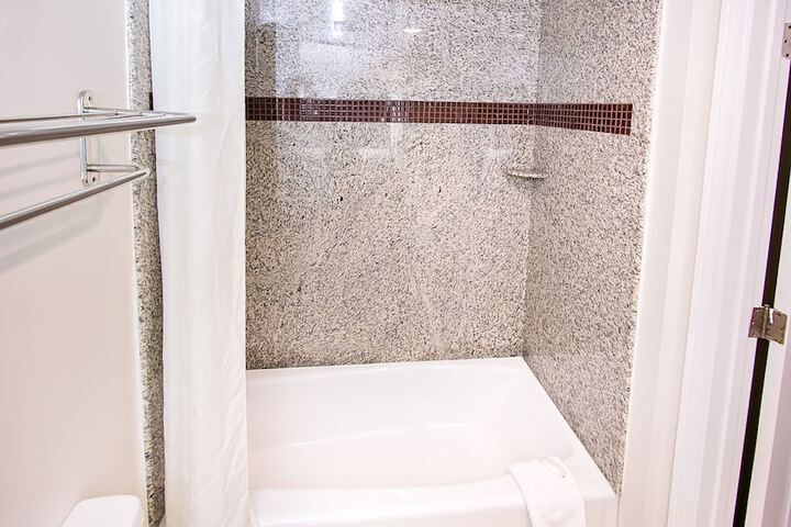 Rodeway Inn & Suites Bellflower