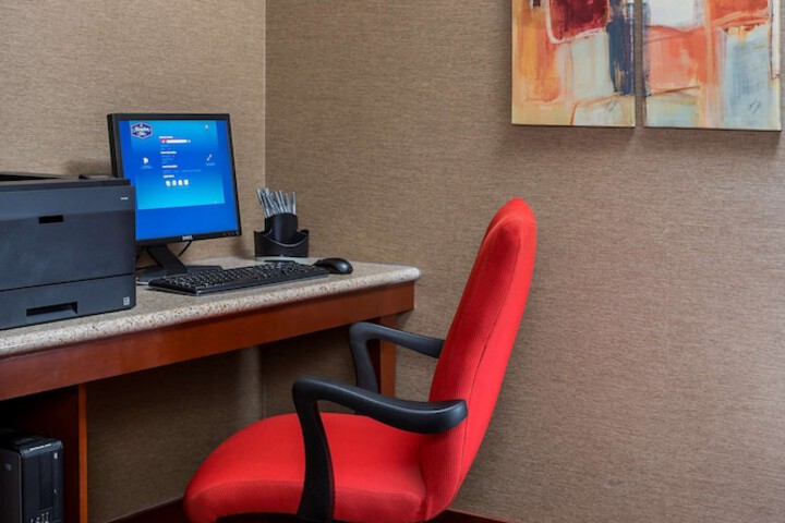 Business Center 40 of 40