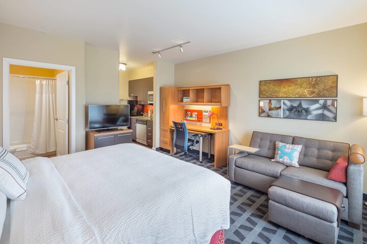 Room 16 of 33