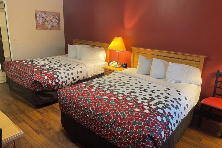 Harmony Inn & Suites