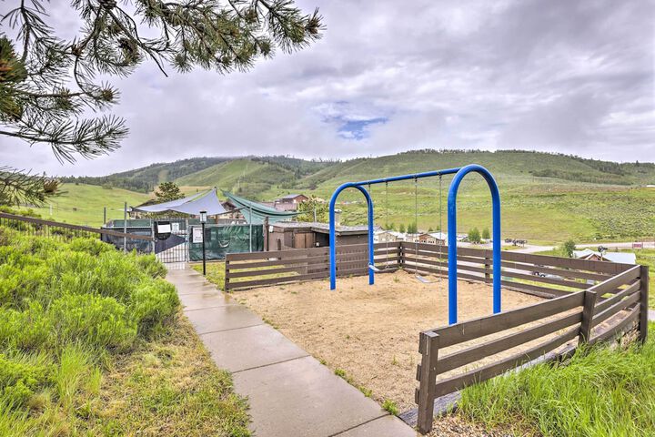 Ski-in / out Granby Ranch Condo w/ Balcony!