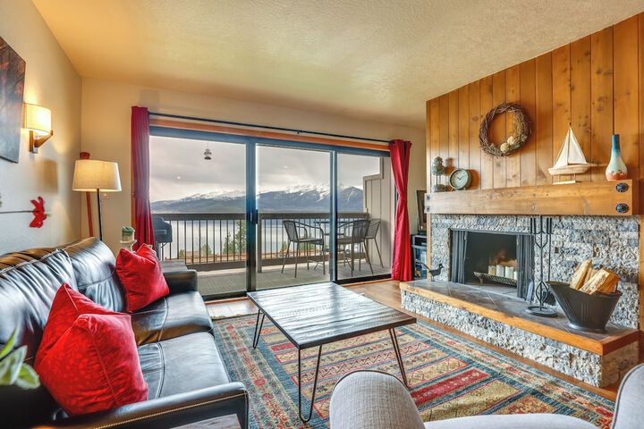 8 Mi to Keystone Resort: Dillion Condo w / Hot Tub!