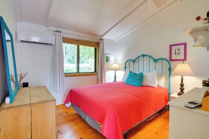 Pet-friendly Patagonia Apt 12 Mi to Wineries!