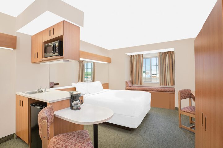 Room 8 of 16