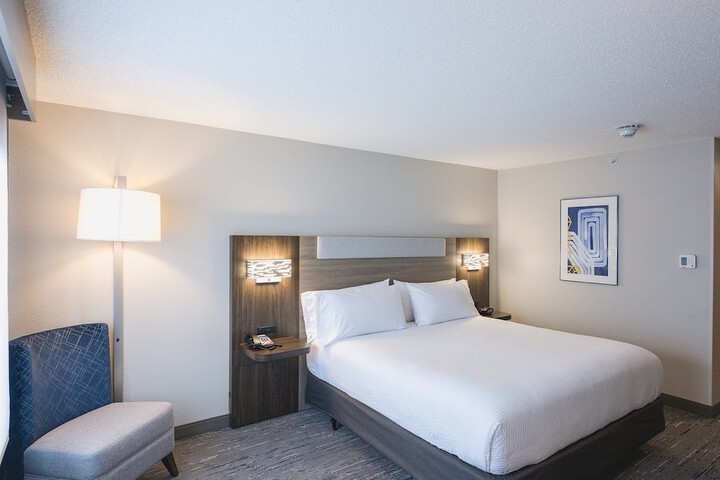 Room 92 of 145