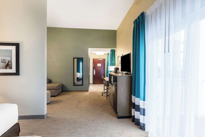 Room 40 of 83