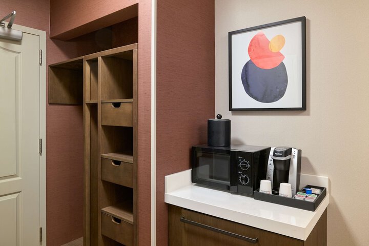 Room 28 of 59