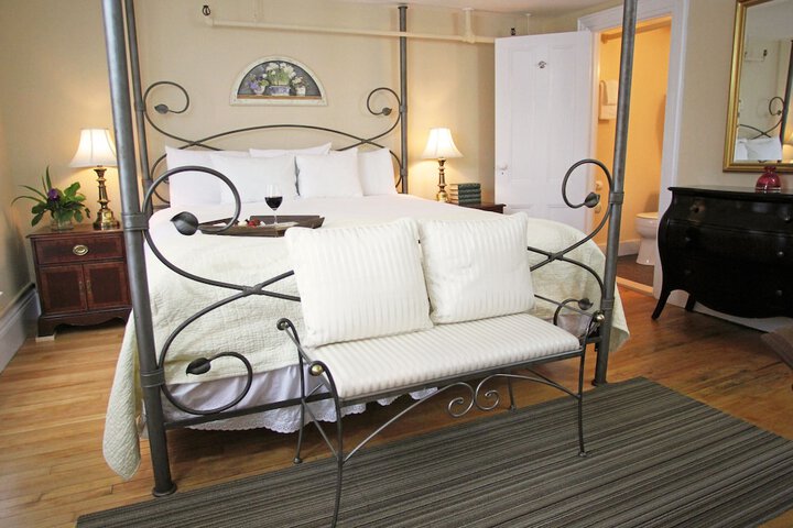 The Kennebunk Inn