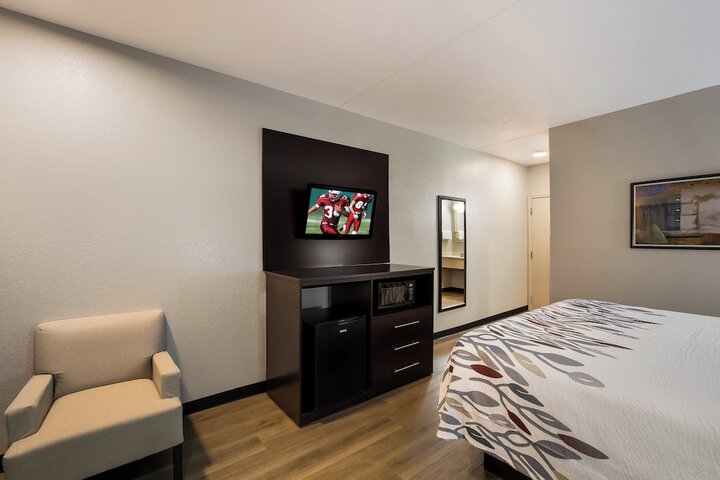 Room 27 of 35