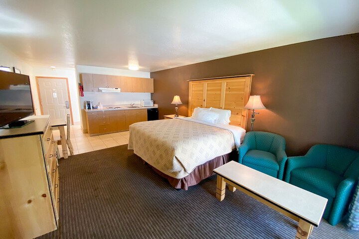 Room 9 of 10