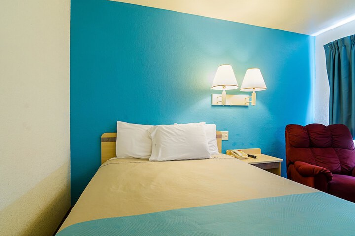 Room 19 of 33