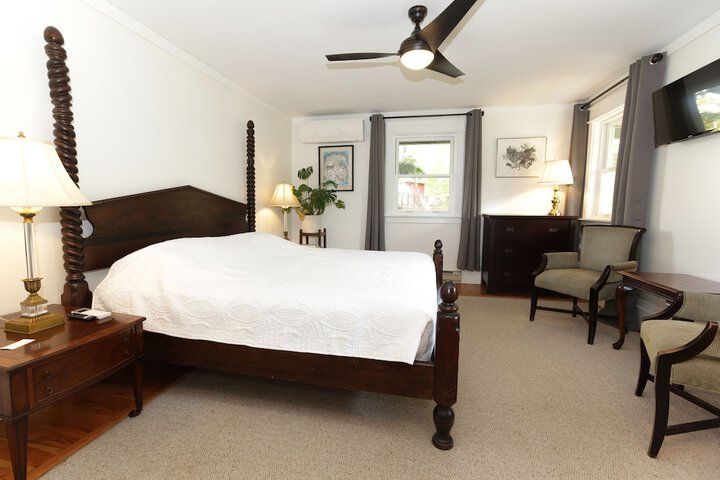 Room 40 of 46