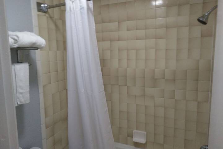Room 11 of 21