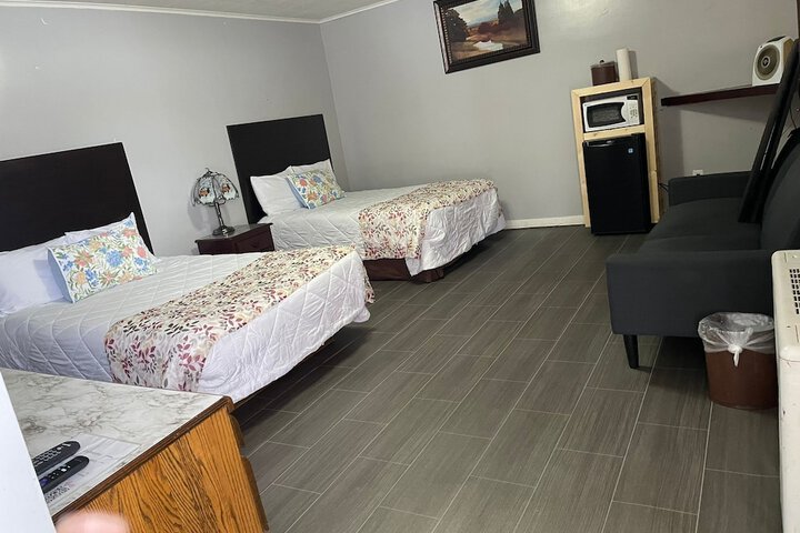 Room 12 of 73