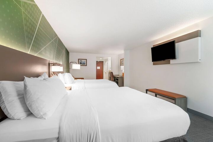 Comfort Inn & Suites Lake George