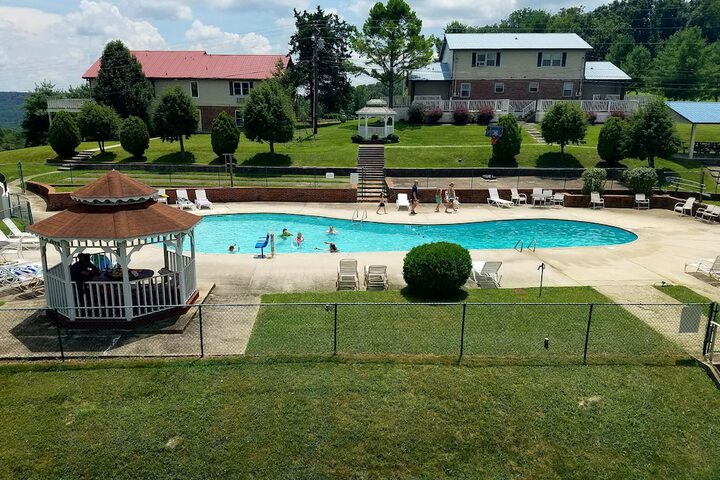 Pool 4 of 32