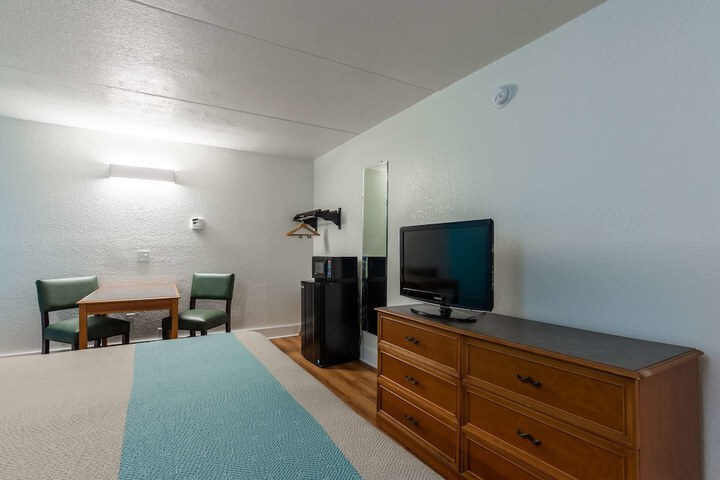 Room 37 of 48