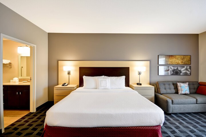 Room 27 of 35