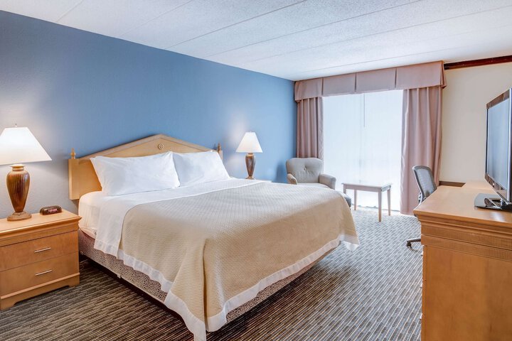 Room 10 of 29
