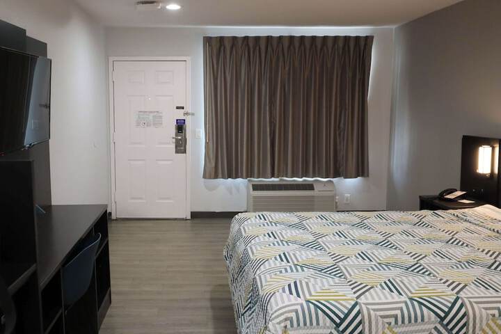 Room 18 of 34