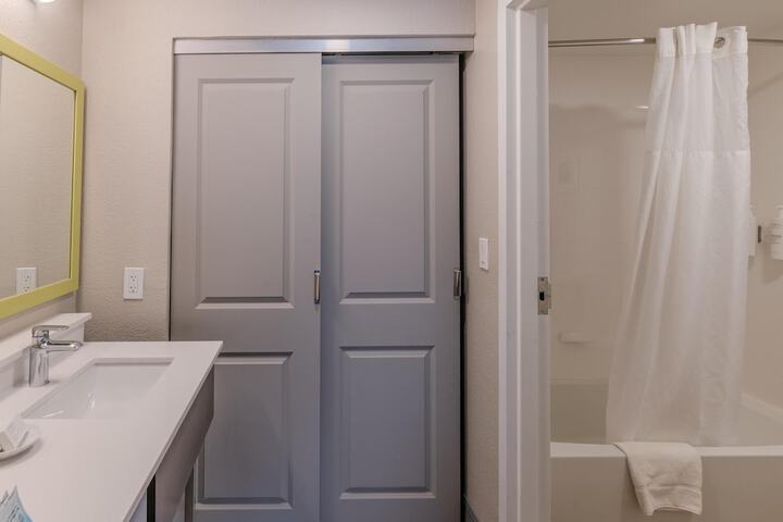 Hampton Inn & Suites Florence-Downtown