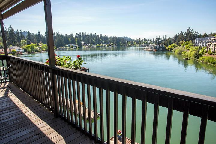 Lakeshore Inn