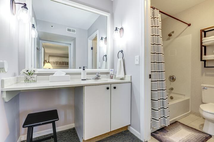 Norwich Vacation Rental w / Golf Course Views!