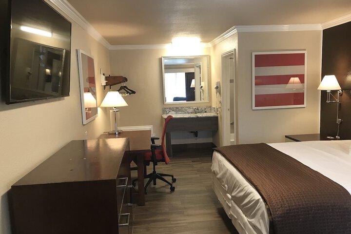 Room 13 of 23